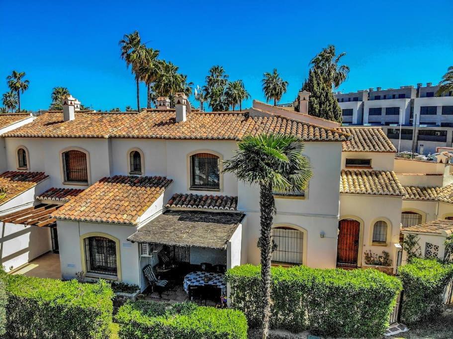 La Isla Casa Barnaby Villa Platja de Larenal Bagian luar foto