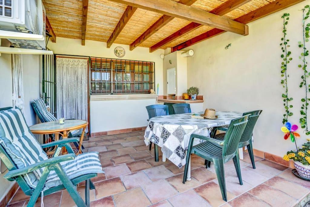 La Isla Casa Barnaby Villa Platja de Larenal Bagian luar foto