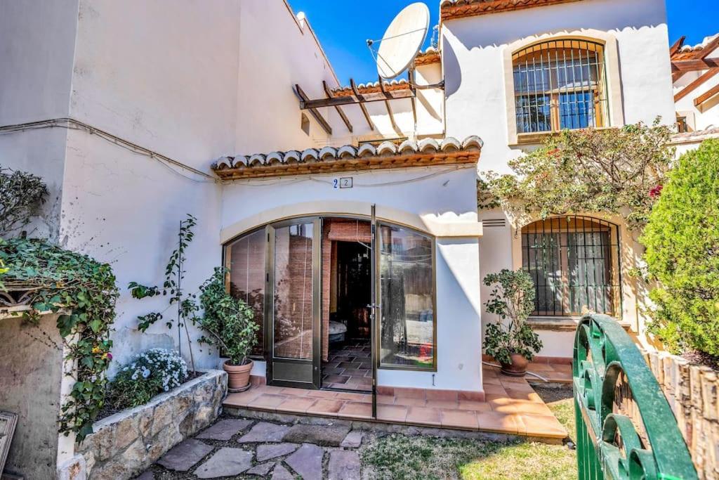La Isla Casa Barnaby Villa Platja de Larenal Bagian luar foto