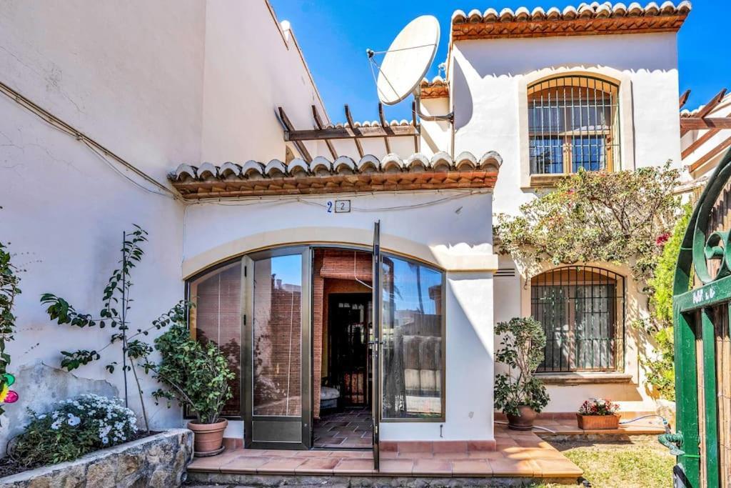 La Isla Casa Barnaby Villa Platja de Larenal Bagian luar foto