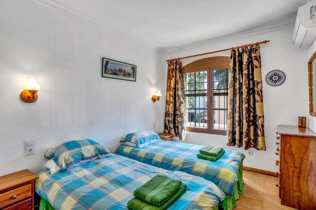 La Isla Casa Barnaby Villa Platja de Larenal Bagian luar foto