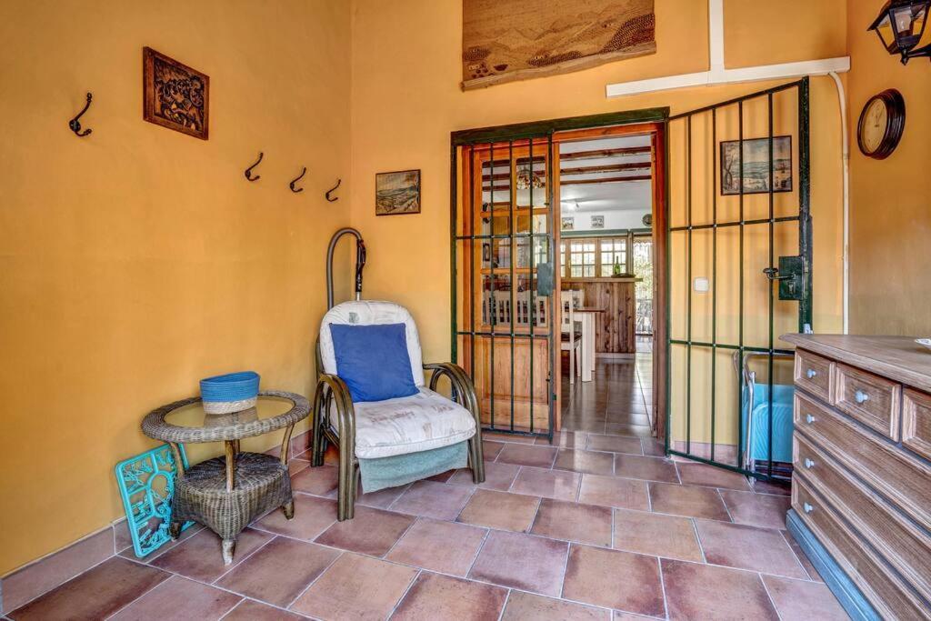 La Isla Casa Barnaby Villa Platja de Larenal Bagian luar foto