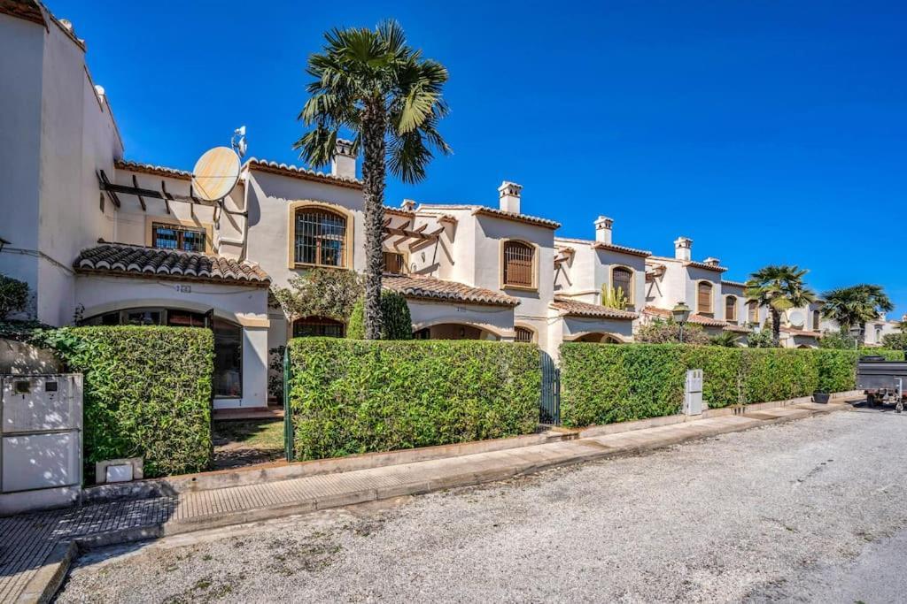 La Isla Casa Barnaby Villa Platja de Larenal Bagian luar foto