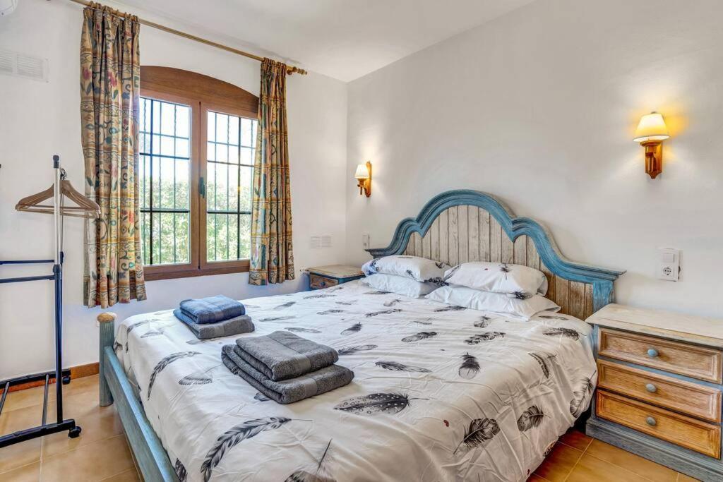 La Isla Casa Barnaby Villa Platja de Larenal Bagian luar foto